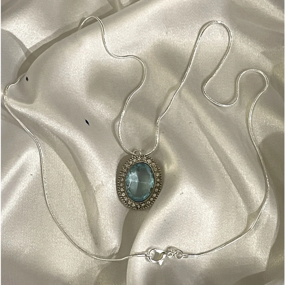 Beautiful Simulated Aqua Marine & Diamond Silver Snake Chain Necklace. NWOT - Picture 2 of 4